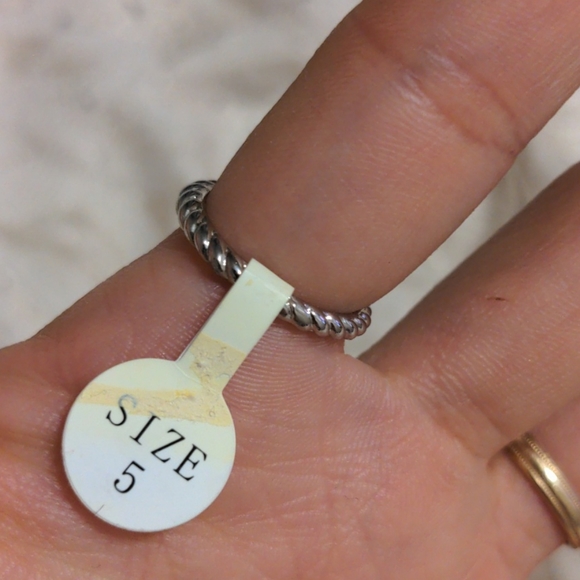 Crystal gemstone ring - Picture 2 of 2